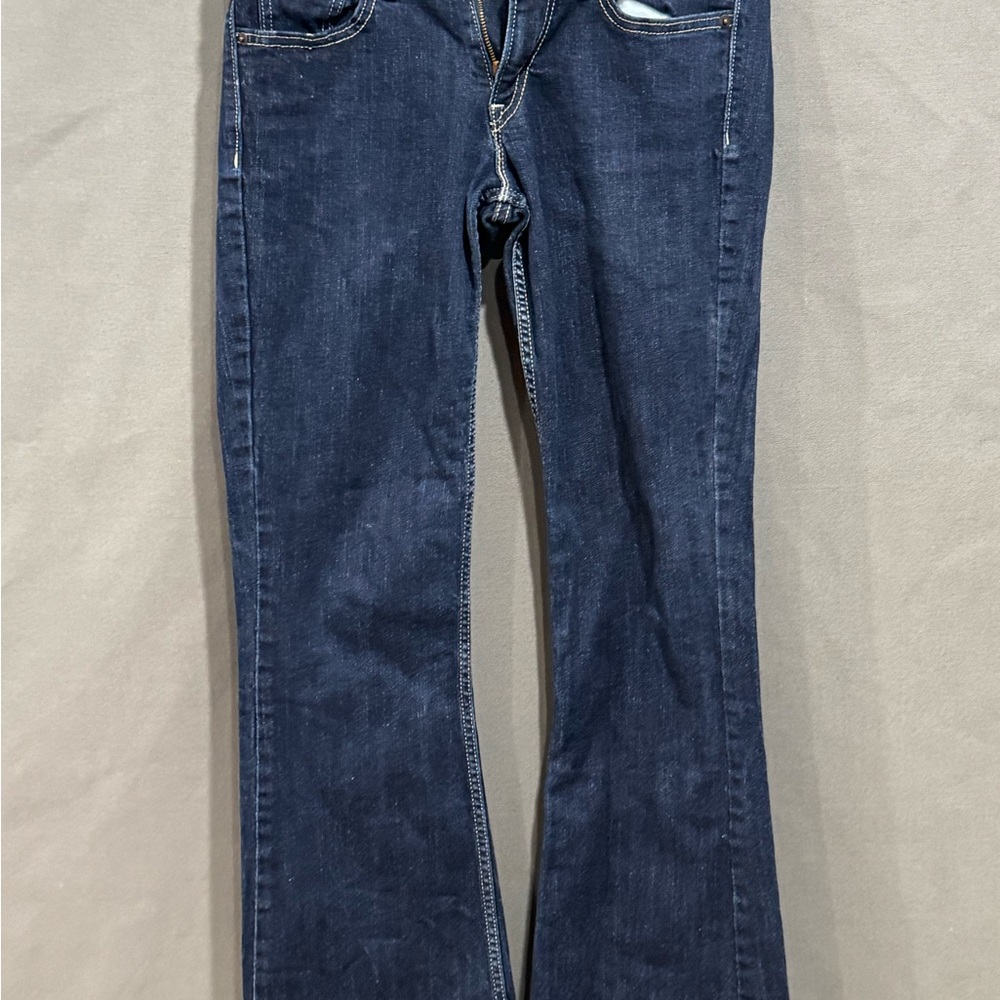 Women size 7 Levi's Dark Blue Flare Jeans
